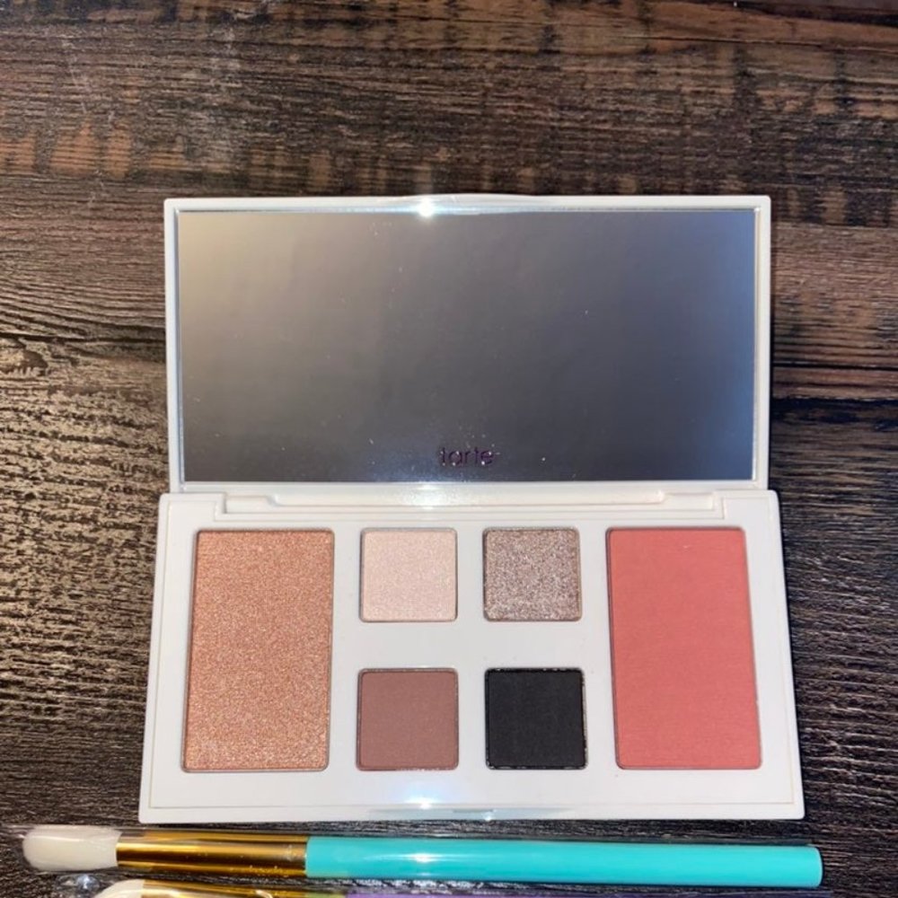 NEW Tarte Gilded Gifts palette